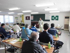 大会議室８時３０分に集合