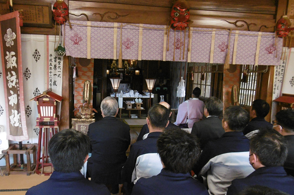 諏訪神社にて新年式を執り行いました